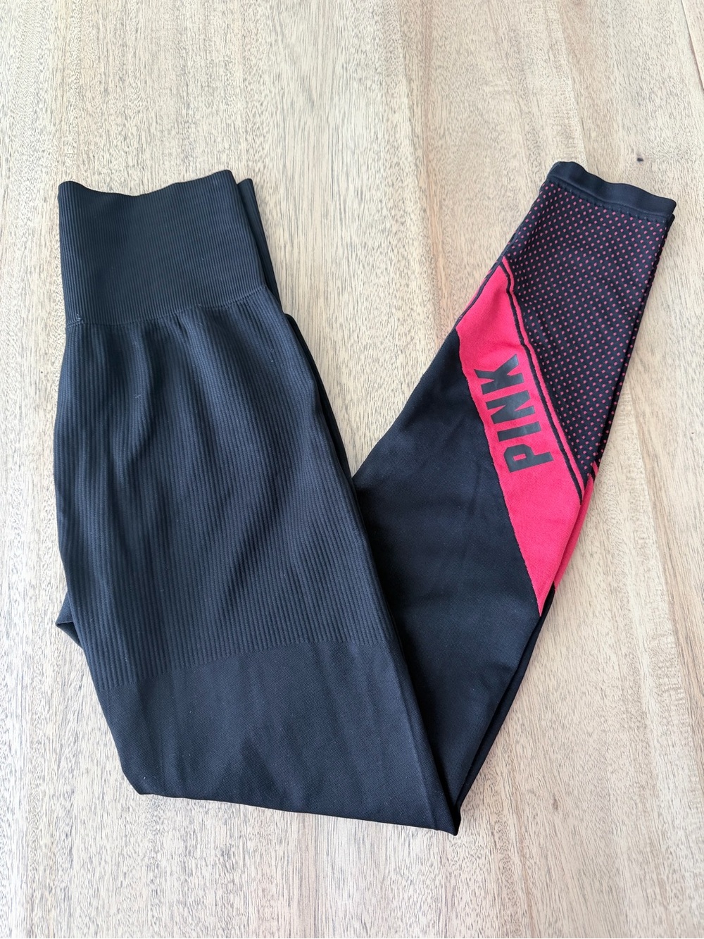 PINK Victoria's Secret Seamless Black & Red Athletic Leggings M